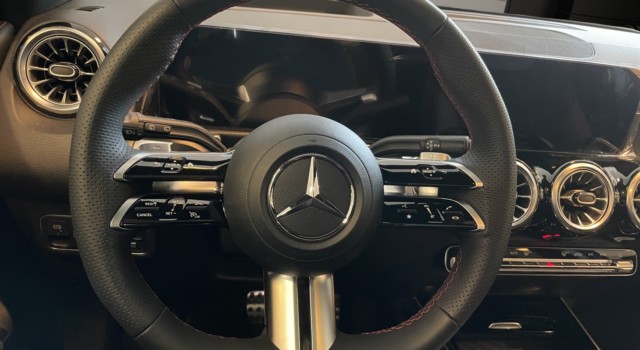 MERCEDES-BENZ GLB 220 4Matic 8G-Tronic