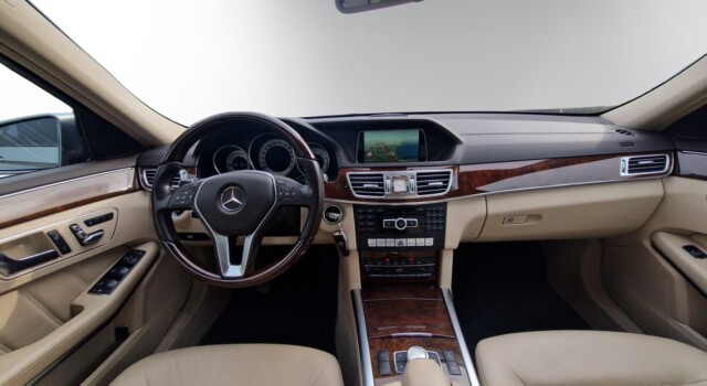 MERCEDES-BENZ E 500 Avantgarde 4Matic 7G-Tronic
