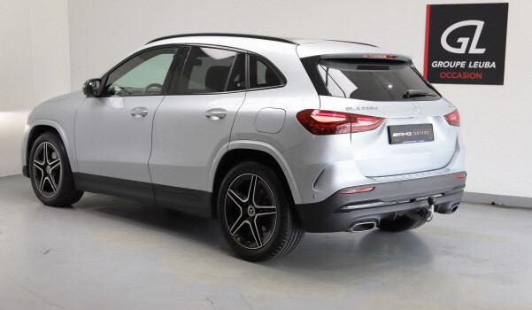 MERCEDES-BENZ GLA 220 d 4Matic 8G-DCT