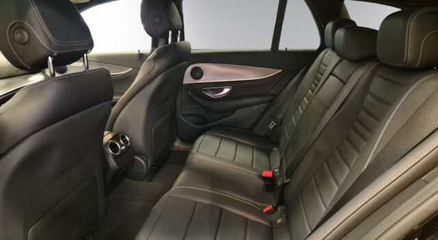 MERCEDES-BENZ E 300 de T 4Matic AMG Line 9G-Tronic