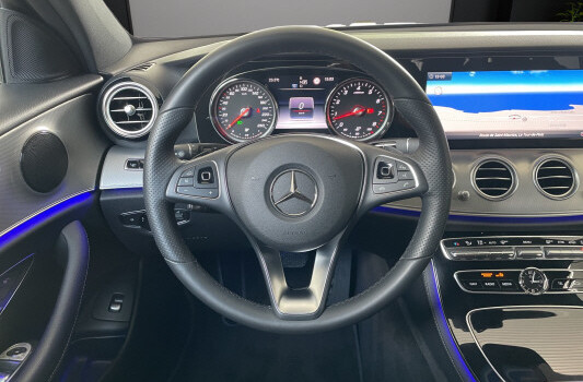 MERCEDES-BENZ E 200 Avantgarde 4 Matic 9G-Tronic