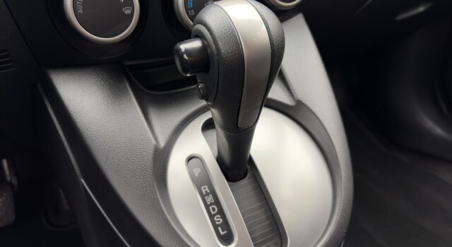 MAZDA 2 1.5i 16V Exclusive Automatic