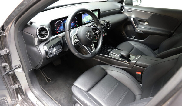 MERCEDES-BENZ A 180 Progressive