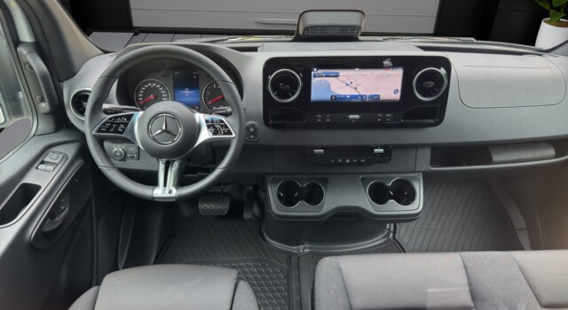 MERCEDES-BENZ Sprinter 317 CDI Standard 9G-TRONIC