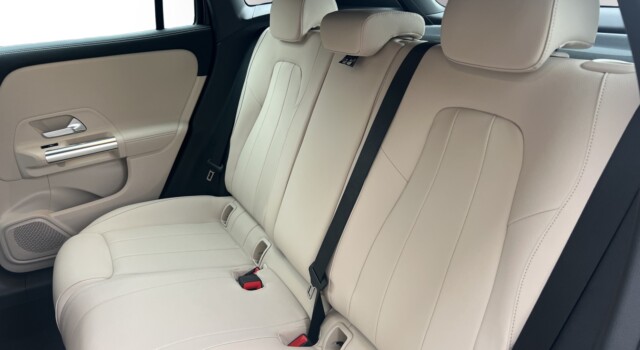 MERCEDES-BENZ GLA 250 e EQ Star 8G-DCT