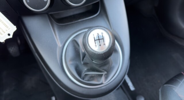 MAZDA 2 1.3i 16V EXCLUSIVE