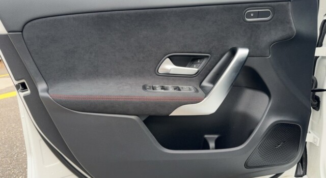 MERCEDES-BENZ A 250 e 8G-DCT