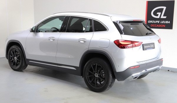 MERCEDES-BENZ GLA 200 Progressive