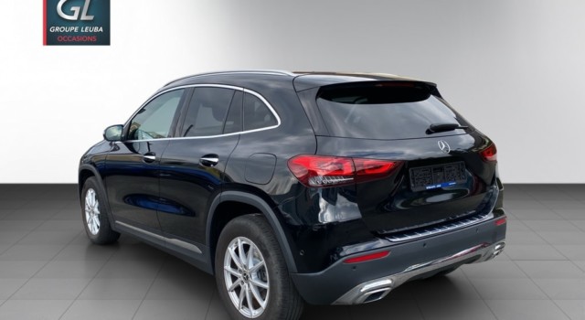 MERCEDES-BENZ GLA 200 Progressive