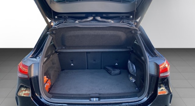 MERCEDES-BENZ GLA 250 AMG Line 4Matic