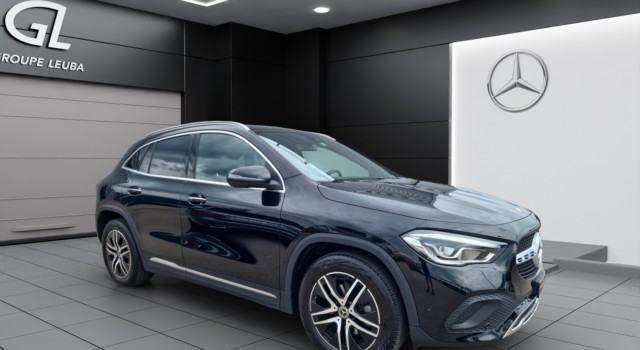 MERCEDES-BENZ GLA 200 7G-DCT