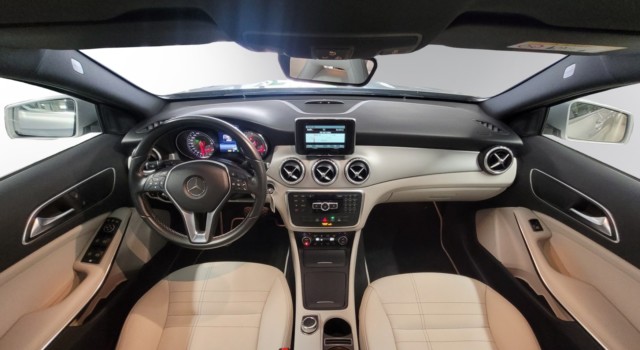 MERCEDES-BENZ GLA 200 Urban 7G-DCT