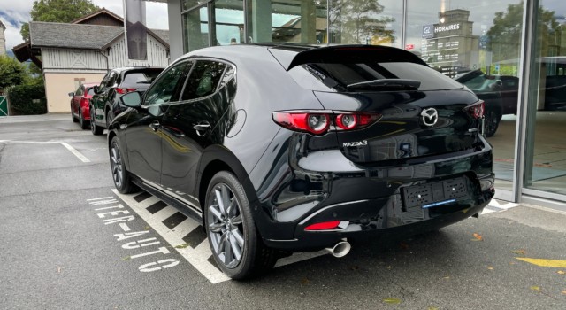MAZDA 3 Hatchback SKYACTIV-G M Hybrid 140 Centre Line Automat