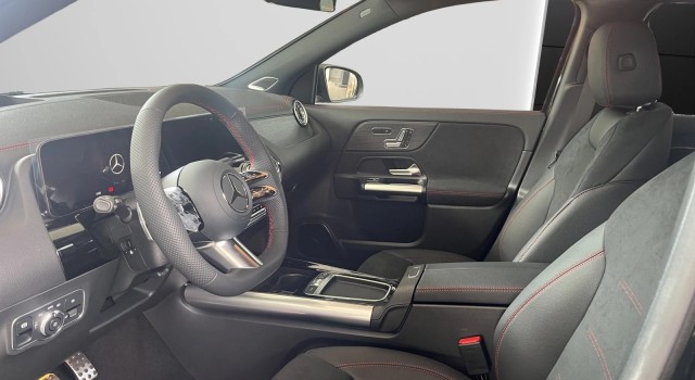 MERCEDES-BENZ EQA 350 66,5 kWh 4Matic Excellence