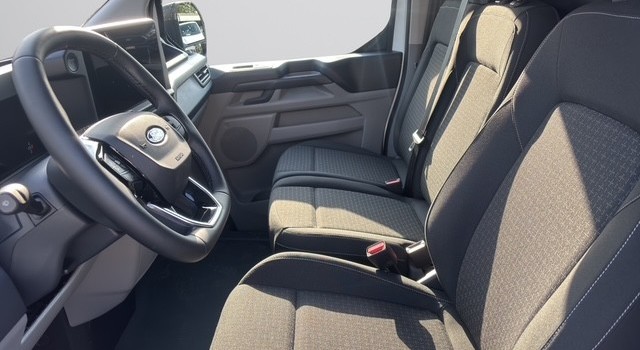 FORD TRANSIT CUSTOM Van PHEV 320 L2H1 Trend Automat