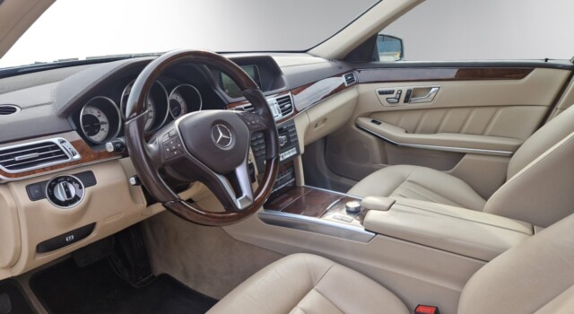 MERCEDES-BENZ E 500 Avantgarde 4Matic 7G-Tronic
