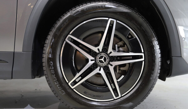 MERCEDES-BENZ EQA 250 AMG Line