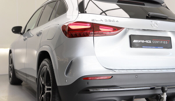 MERCEDES-BENZ GLA 220 d 4Matic 8G-DCT