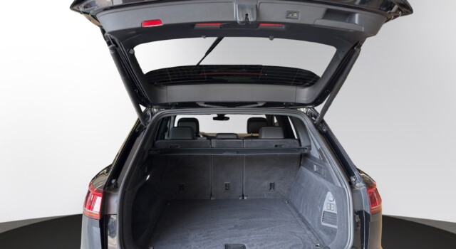 VW TOUAREG 3.0 TDI R Line