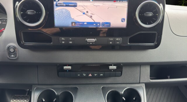 MERCEDES-BENZ Sprinter 317 CDI Standard 9G-TRONIC