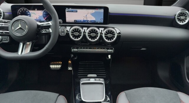 MERCEDES-BENZ A 250 e 8G-DCT