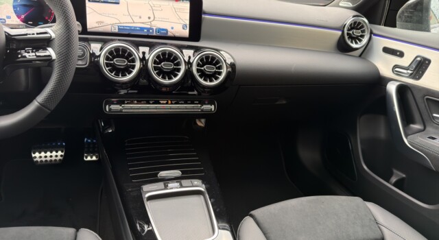 MERCEDES-BENZ A 220 4Matic 8G-DCT