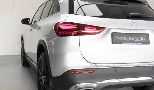 MERCEDES-BENZ GLA 200 Progressive