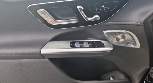 MERCEDES-BENZ EQE SUV 350+