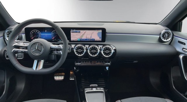 MERCEDES-BENZ A 200 Night Star 7G-DCT