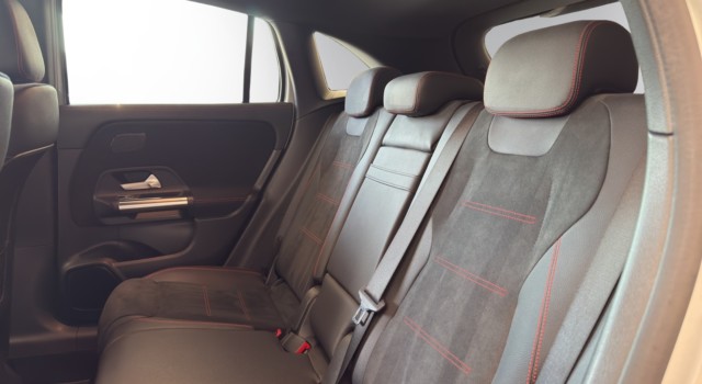 MERCEDES-BENZ GLA 250 e AMG Line 8G-DCT