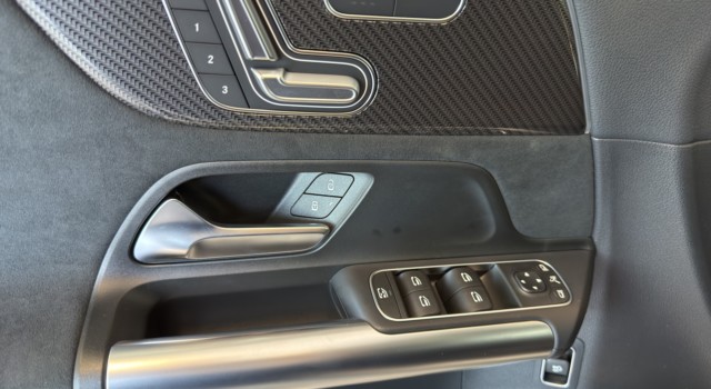 MERCEDES-BENZ GLA 250 4Matic 8G-DCT Swiss Star