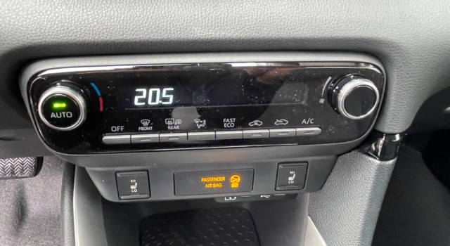 MAZDA 2 Hybrid Centre-line