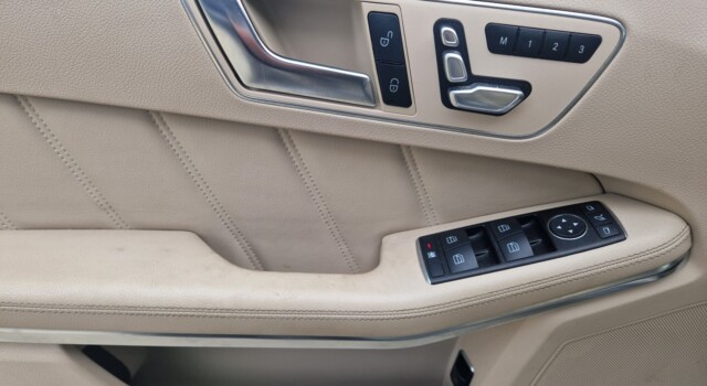 MERCEDES-BENZ E 500 Avantgarde 4Matic 7G-Tronic