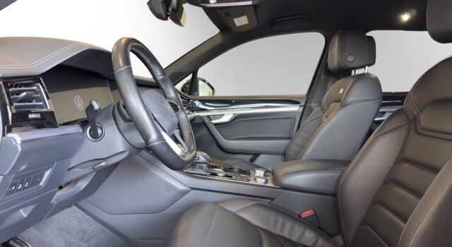 VW TOUAREG 3.0 TDI R Line