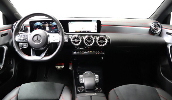 MERCEDES-BENZ CLA 250 AMG Line 4Matic