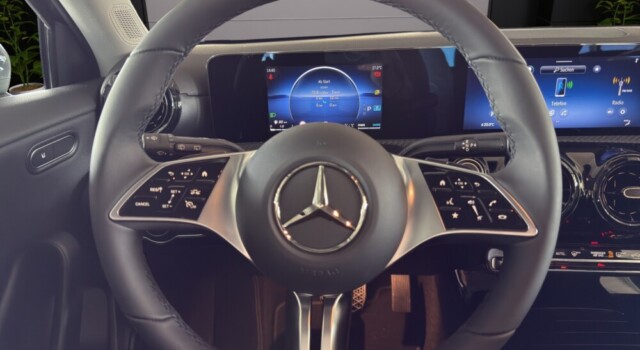 MERCEDES-BENZ A 220 4Matic 8G-DCT