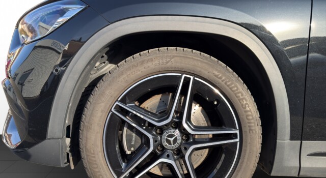 MERCEDES-BENZ GLA 250 AMG Line 4Matic