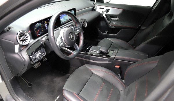 MERCEDES-BENZ A 180 Night Star AMG Line