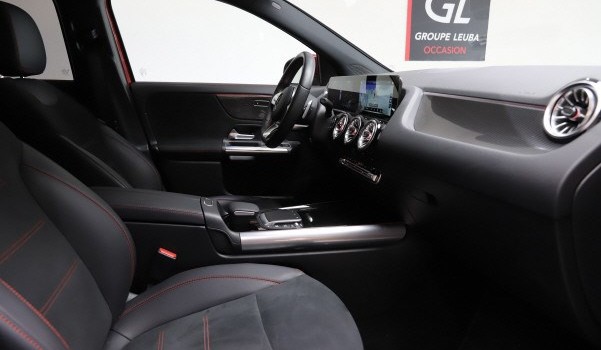 MERCEDES-BENZ GLA 250 AMG Line 4Matic
