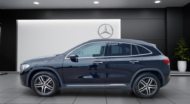 MERCEDES-BENZ GLA 200 7G-DCT