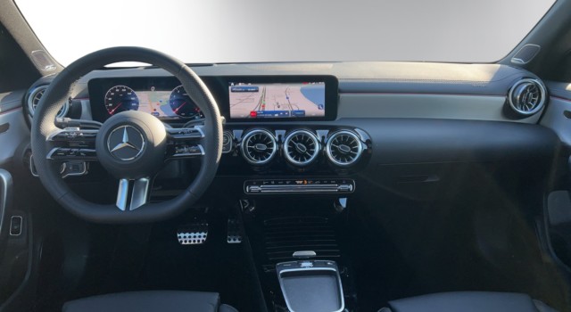 MERCEDES-BENZ CLA 220 4Matic 8G-DCT