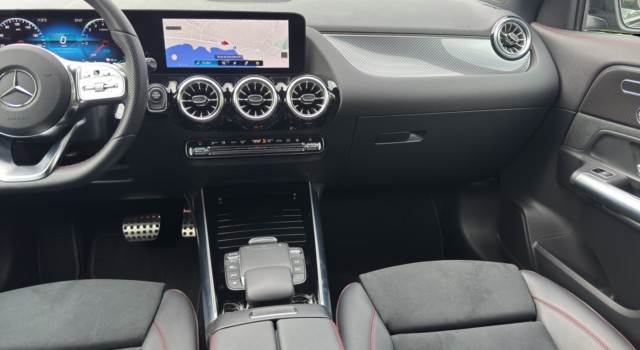 MERCEDES-BENZ GLA 250 e AMG Line 8G-DCT