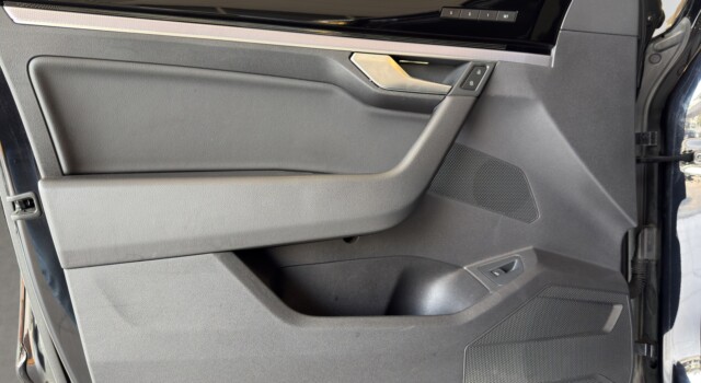 VW TOUAREG 3.0 TDI R Line
