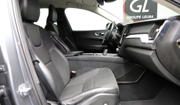 VOLVO XC60 B4 Diesel Mild Hybrid AWD Momentum Geartronic