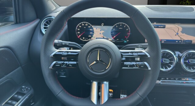 MERCEDES-BENZ GLA 220 4Matic 8G-DCT