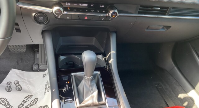 MAZDA 3 Sedan SKYACTIV-G M Hybrid 140 Centre Line Automat