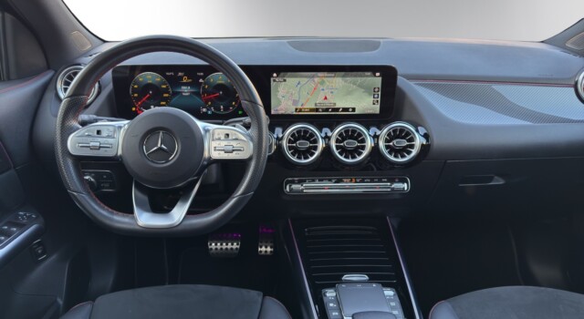 MERCEDES-BENZ GLA 250 AMG Line 4Matic