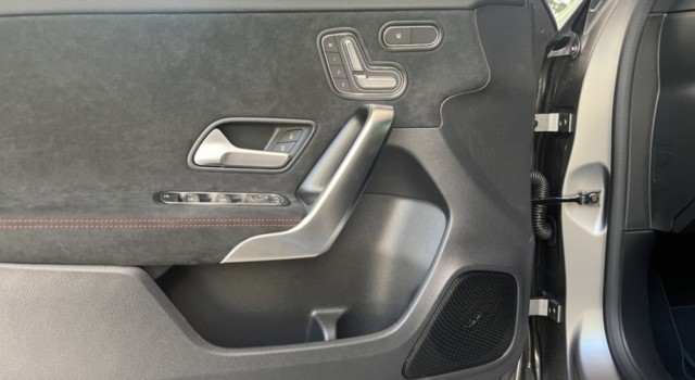 MERCEDES-BENZ A 220 4Matic 8G-DCT
