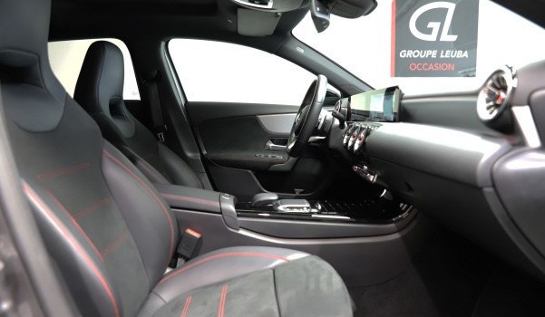 MERCEDES-BENZ A 180 Night Star AMG Line