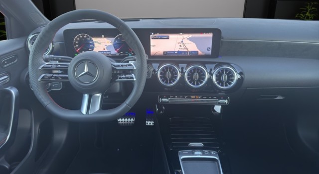 MERCEDES-BENZ A 200 Night Star 7G-DCT
